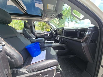 2023 Ford Super Duty F-250 Lariat Crew Cab Medium Bed - miniatura 18