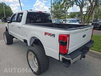 2023 Ford Super Duty F-250 Lariat Crew Cab Medium Bed - miniatura 2