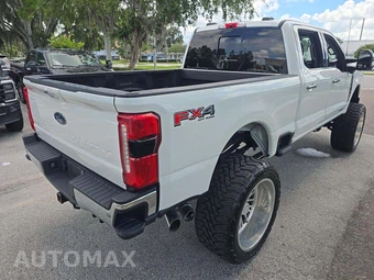 2023 Ford Super Duty F-250 Lariat Crew Cab Medium Bed - miniatura 3