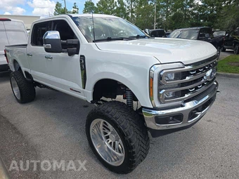 2023 Ford Super Duty F-250 Lariat Crew Cab Medium Bed - miniatura 4