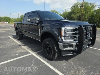 2023 Ford Super Duty F-250 Lariat Crew Cab Medium Bed - miniatura 3