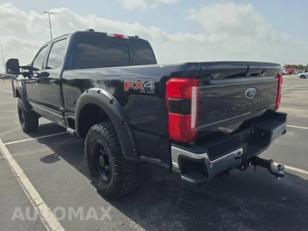 2023 Ford Super Duty F-250 Lariat Crew Cab Medium Bed - miniatura 6