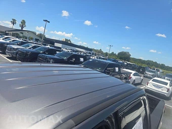 2023 Ford Super Duty F-250 Lariat Crew Cab Medium Bed - miniatura 12