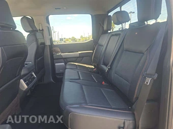 2023 Ford Super Duty F-250 Lariat Crew Cab Medium Bed - miniatura 13