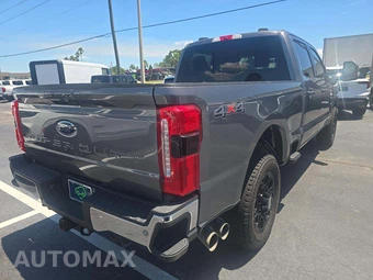 2023 Ford Super Duty F-250 Lariat Crew Cab Medium Bed - miniatura 3