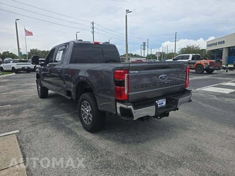 2023 Ford Super Duty F-250 Lariat Crew Cab Medium Bed - miniatura 2
