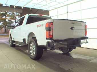 2023 Ford Super Duty F-250 Lariat Crew Cab Medium Bed - miniatura 6
