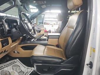 2023 Ford Super Duty F-250 Lariat Crew Cab Medium Bed - miniatura 7