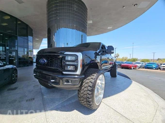 2023 Ford Super Duty F-250 Lariat Crew Cab Medium Bed