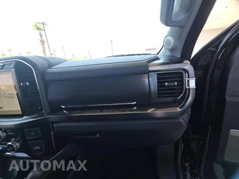 2023 Ford Super Duty F-250 Lariat Crew Cab Medium Bed - miniatura 19