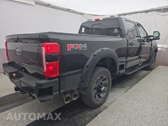 2023 Ford Super Duty F-250 Lariat Crew Cab Medium Bed - miniatura 4