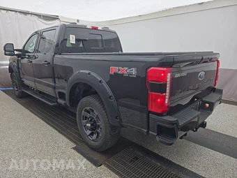 2023 Ford Super Duty F-250 Lariat Crew Cab Medium Bed - miniatura 6