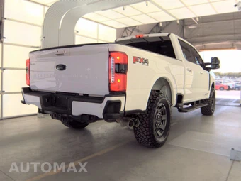 2023 Ford Super Duty F-250 Lariat Crew Cab Medium Bed - miniatura 4