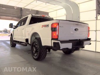 2023 Ford Super Duty F-250 Lariat Crew Cab Medium Bed - miniatura 6
