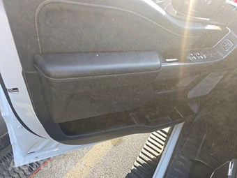 2023 Ford Super Duty F-250 Lariat Crew Cab Medium Bed - miniatura 9