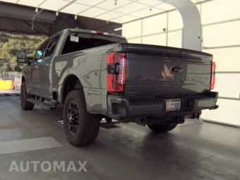 2023 Ford Super Duty F-250 Lariat Crew Cab Medium Bed - miniatura 6