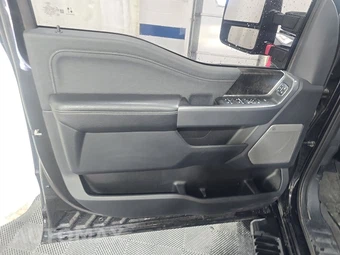 2023 Ford Super Duty F-250 Lariat Crew Cab Medium Bed - miniatura 9