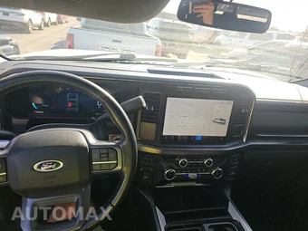 2023 Ford Super Duty F-250 Lariat Crew Cab Medium Bed - miniatura 11