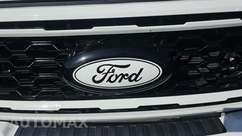 2023 Ford Super Duty F-250 Lariat Crew Cab Medium Bed - miniatura 19