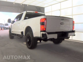 2023 Ford Super Duty F-250 Lariat Crew Cab Medium Bed - miniatura 6