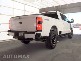 2023 Ford Super Duty F-250 Lariat Crew Cab Medium Bed - miniatura 4