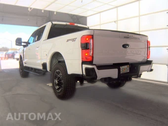 2023 Ford Super Duty F-250 Lariat Crew Cab Medium Bed - miniatura 6