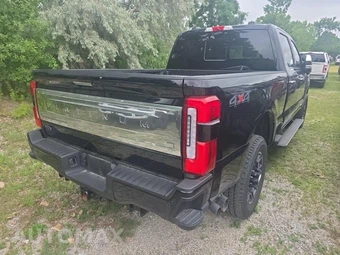 2023 Ford Super Duty F-250 Platinum Crew Cab Medium Bed - miniatura 4
