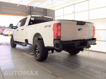 2023 Ford Super Duty F-250 XL Crew Cab Long Bed - miniatura 2