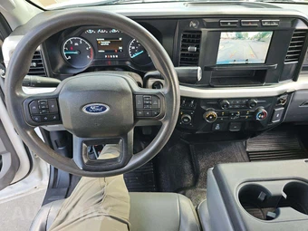 2023 Ford Super Duty F-250 XL Crew Cab Long Bed - miniatura 10