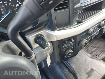 2023 Ford Super Duty F-250 XL Crew Cab Long Bed - miniatura 8