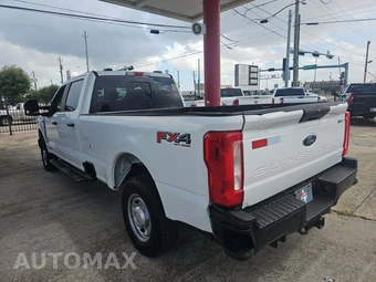 2023 Ford Super Duty F-250 XL Crew Cab Long Bed - miniatura 4