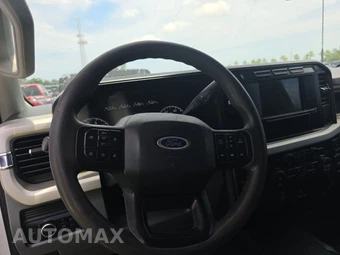 2023 Ford Super Duty F-250 XL Crew Cab Long Bed - miniatura 10