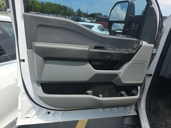 2023 Ford Super Duty F-250 XL Crew Cab Long Bed - miniatura 9
