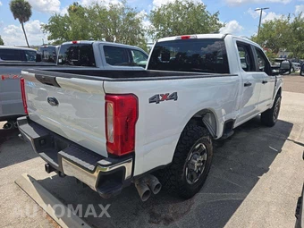 2023 Ford Super Duty F-250 XL Crew Cab Medium Bed - miniatura 3