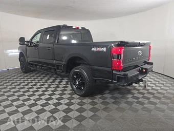 2023 Ford Super Duty F-250 XL Crew Cab Medium Bed - miniatura 6