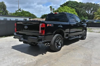 2023 Ford Super Duty F-250 XL Crew Cab Medium Bed - miniatura 5