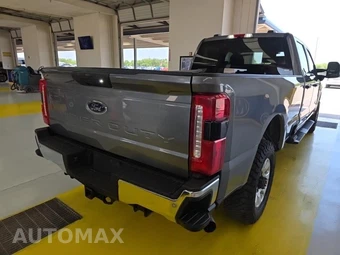 2023 Ford Super Duty F-250 XLT Crew Cab Long Bed - miniatura 4
