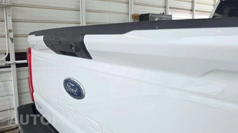 2023 Ford Super Duty F-250 XLT Crew Cab Long Bed - miniatura 24