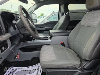 2023 Ford Super Duty F-250 XLT Crew Cab Long Bed - miniatura 7