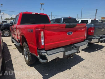 2023 Ford Super Duty F-250 XLT Crew Cab Medium Bed - miniatura 2