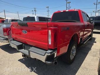 2023 Ford Super Duty F-250 XLT Crew Cab Medium Bed - miniatura 3