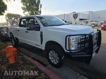 2023 Ford Super Duty F-250 XLT Crew Cab Medium Bed - miniatura 3