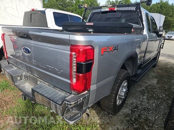 2023 Ford Super Duty F-250 XLT Extended Cab Medium Bed w/Rear Doors - miniatura 4