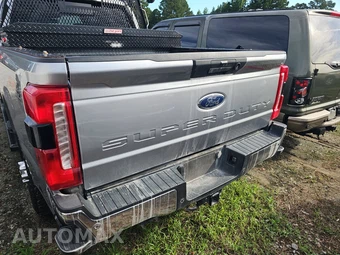 2023 Ford Super Duty F-250 XLT Extended Cab Medium Bed w/Rear Doors - miniatura 5