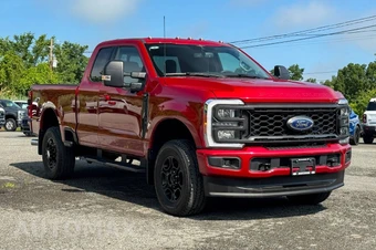 2023 Ford Super Duty F-250 XLT Extended Cab Medium Bed w/Rear Doors - miniatura 1