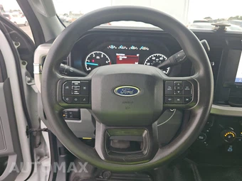2023 Ford Super Duty F-350 Cab Chassis XL Crew Cab DRW - miniatura 10