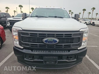 2023 Ford Super Duty F-350 Cab Chassis XL Crew Cab DRW - miniatura 2