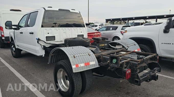 2023 Ford Super Duty F-350 Cab Chassis XL Crew Cab DRW - miniatura 22