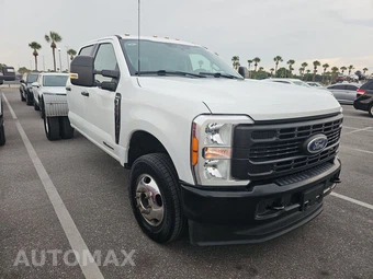 2023 Ford Super Duty F-350 Cab Chassis XL Crew Cab DRW - miniatura 3