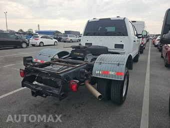 2023 Ford Super Duty F-350 Cab Chassis XL Crew Cab DRW - miniatura 4